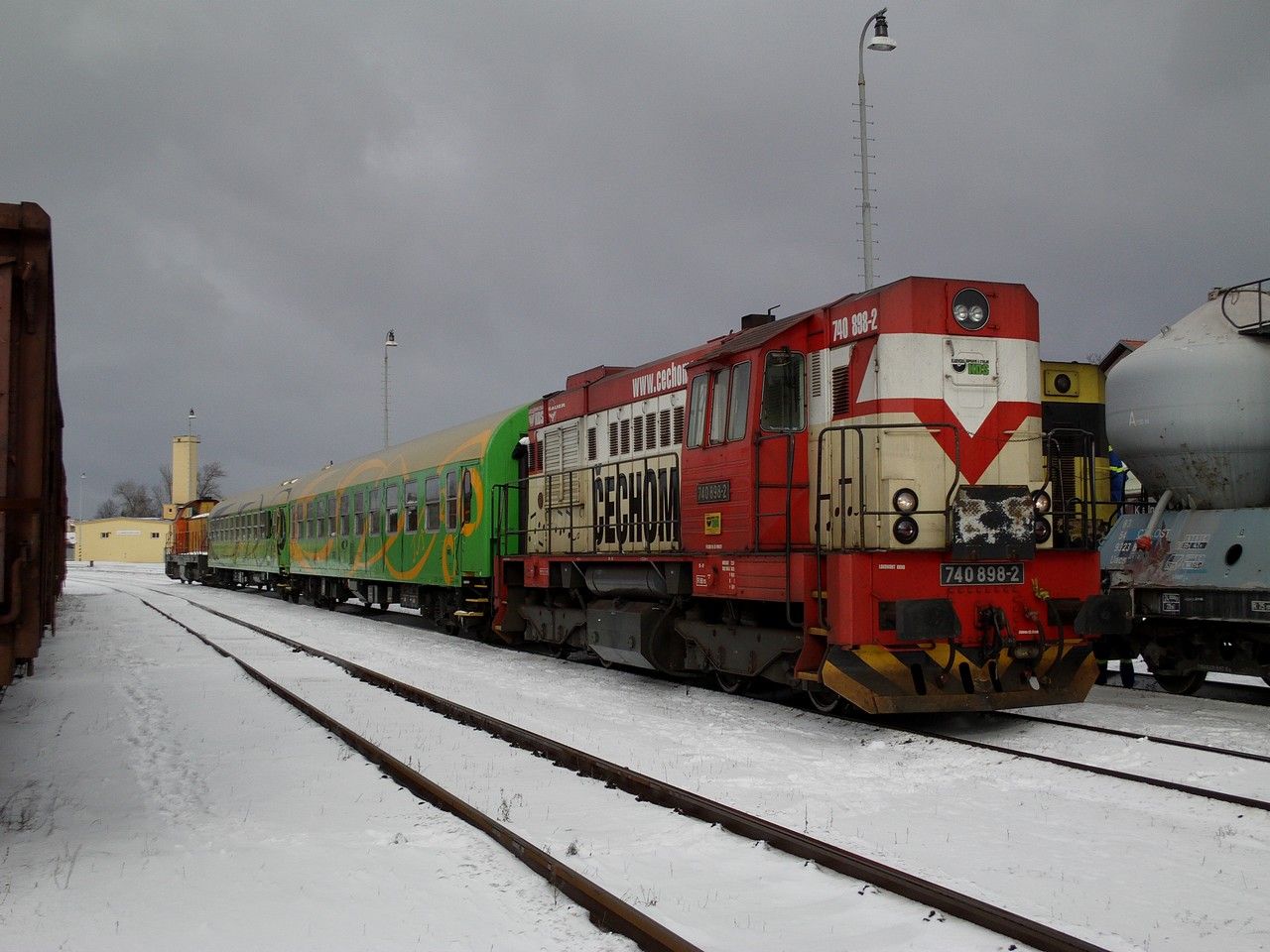 740.898 KDS ped odjezdem v st. Kladno, 15.2.2012