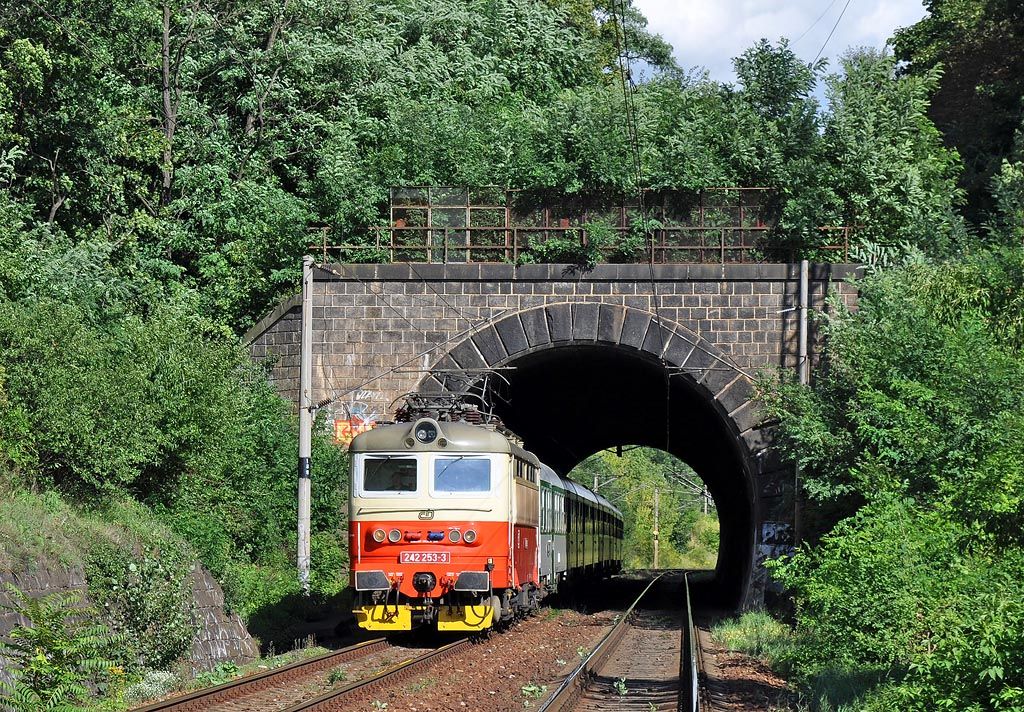 242.253,4914,Brno-Lesn - Brno-Krlovo Pole,29.8.2010