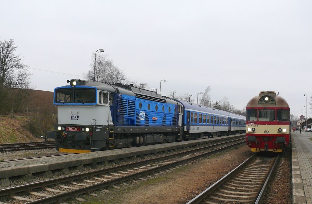 Nmst nad Oslavou : 750 709-8 a 80-29 202-6