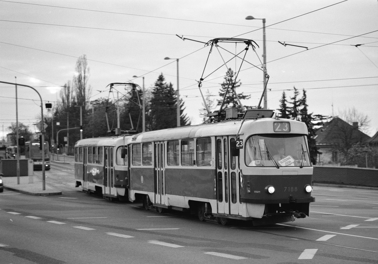 Mamiya 7, Fomapan 200, linka 23 :-)