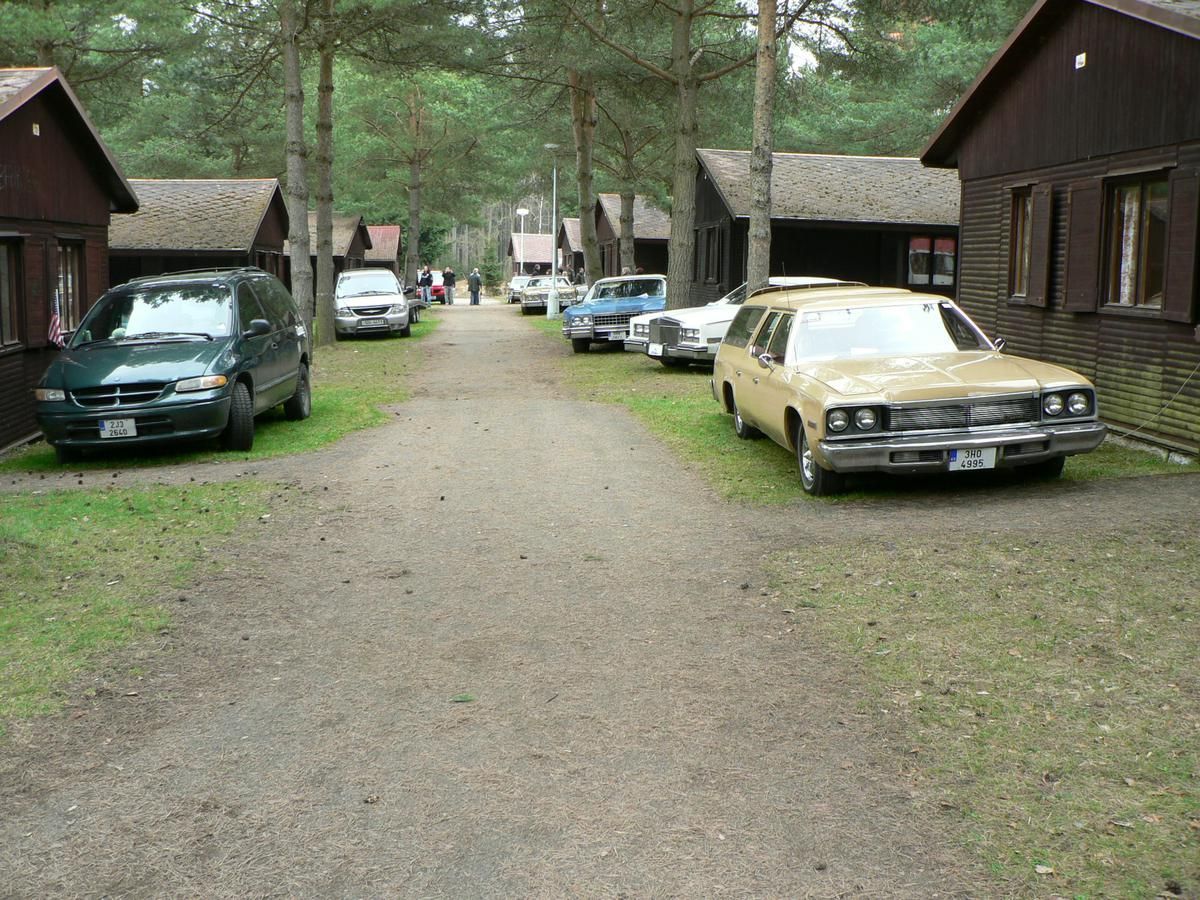 Dodge Caravan (III. generace) a Plymouth Gran Fury (V. generace)