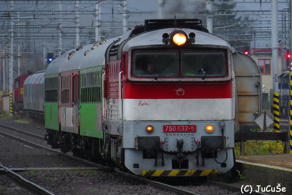 750 032-5, Os 7714, Bansk Bystrica, 09.11.2013, foto: Juraj evk