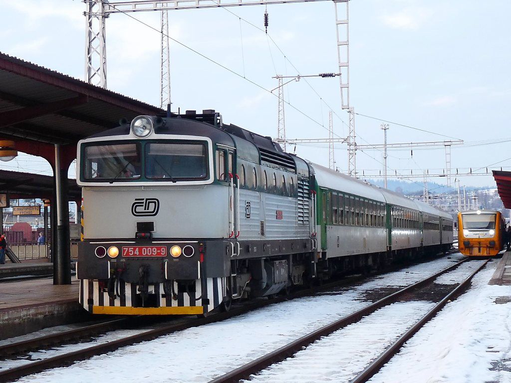 754 009-9,Valask Mezi,21.2.2010,foto:Dobi Ji