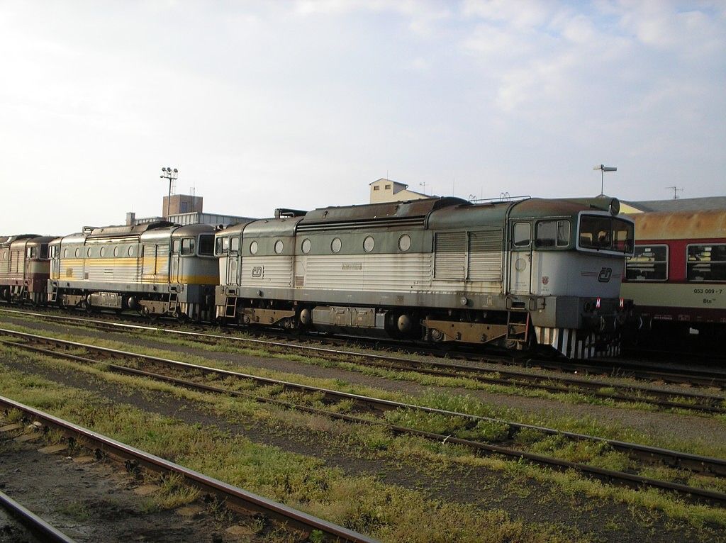 Konvoj stroj 753 322 + 358 + 263 v Turnov 14.5.2006 foto-M.ich