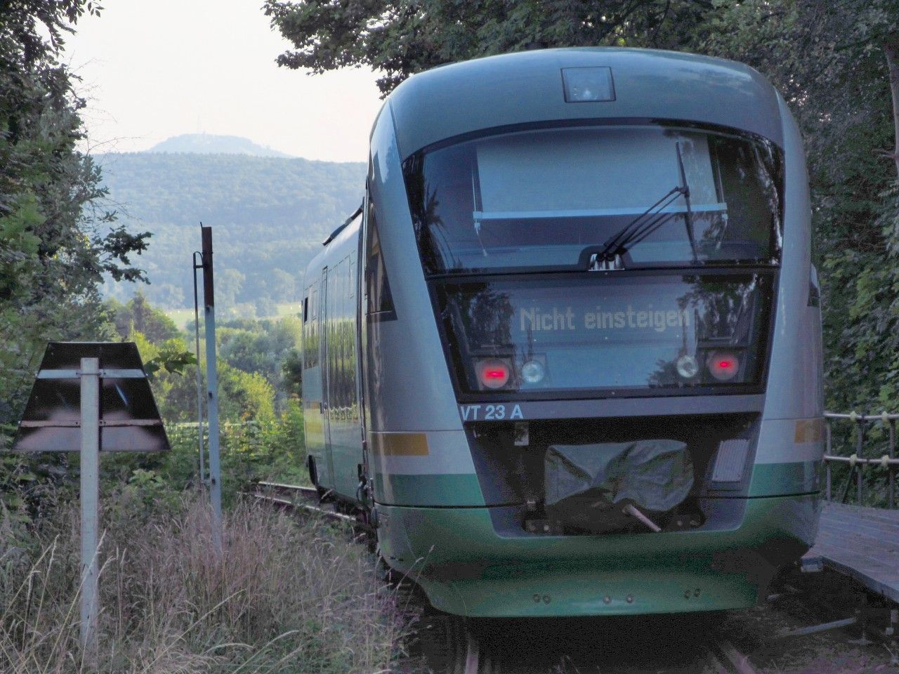 Desiro v Seifhennersdorfu (7/2014 - posledn lto provozu?), v pozad zejm s Jedlovou (?)