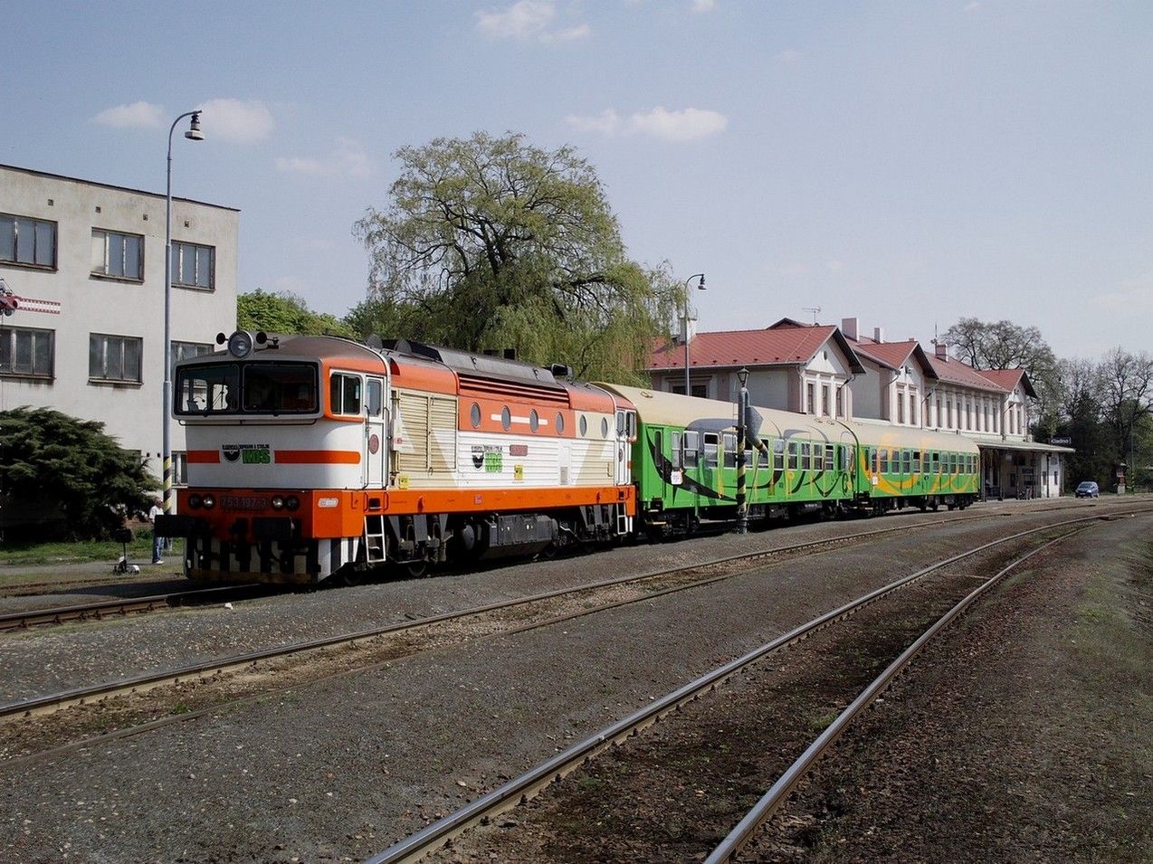 753.197 KDS ve zvl. vlaku do Dtenic v st. Kladno, 23.4.2011