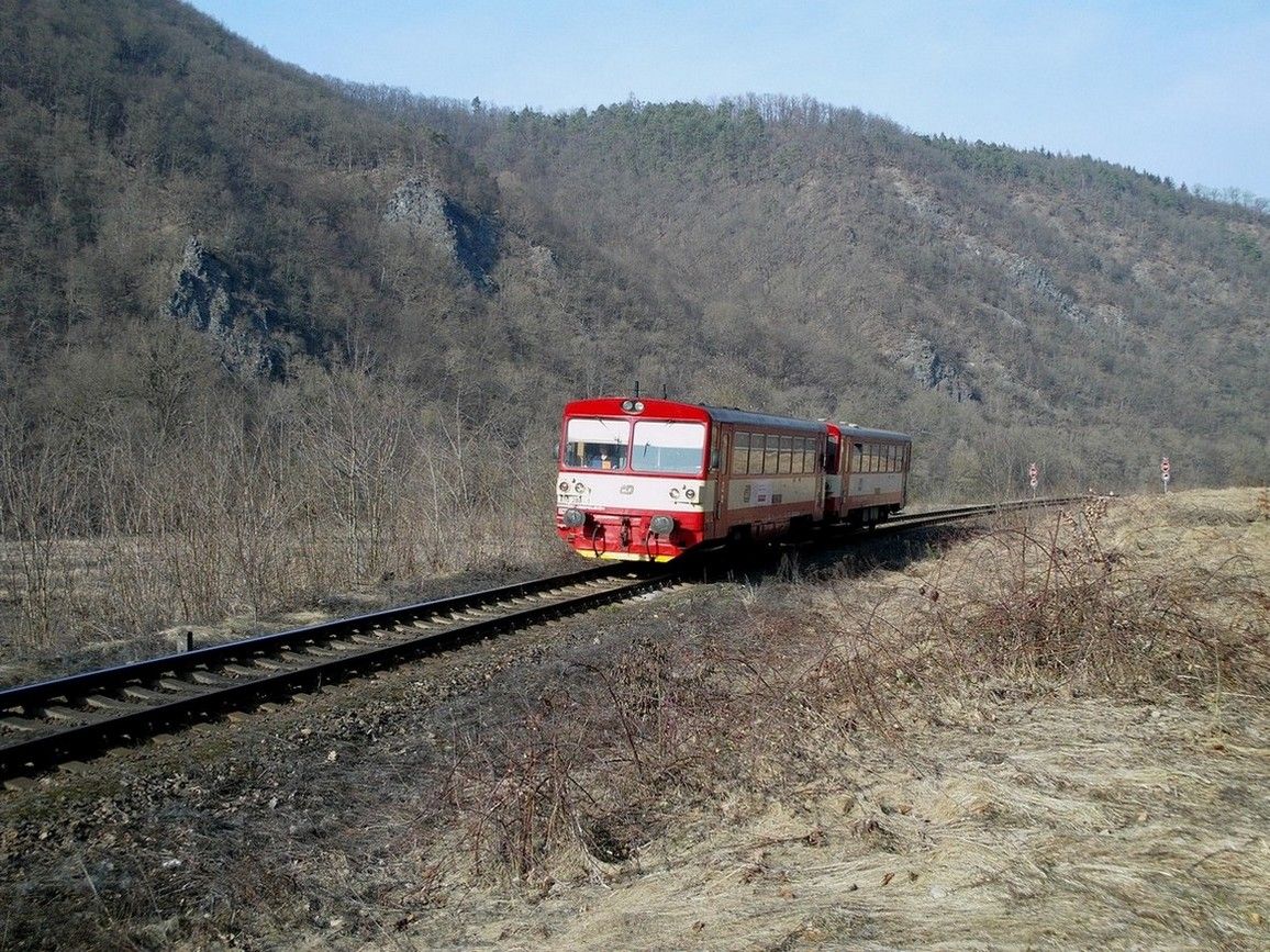 810.288 v Os 7725 pijd na zast. jezd n./Z., 9.3.2011