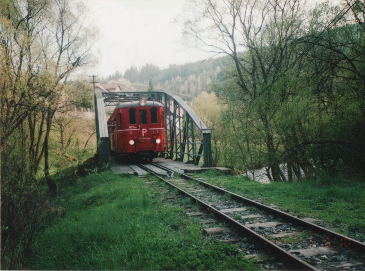 Tatrovka U21.004 na most v odboce Seleck. 1.5.2010