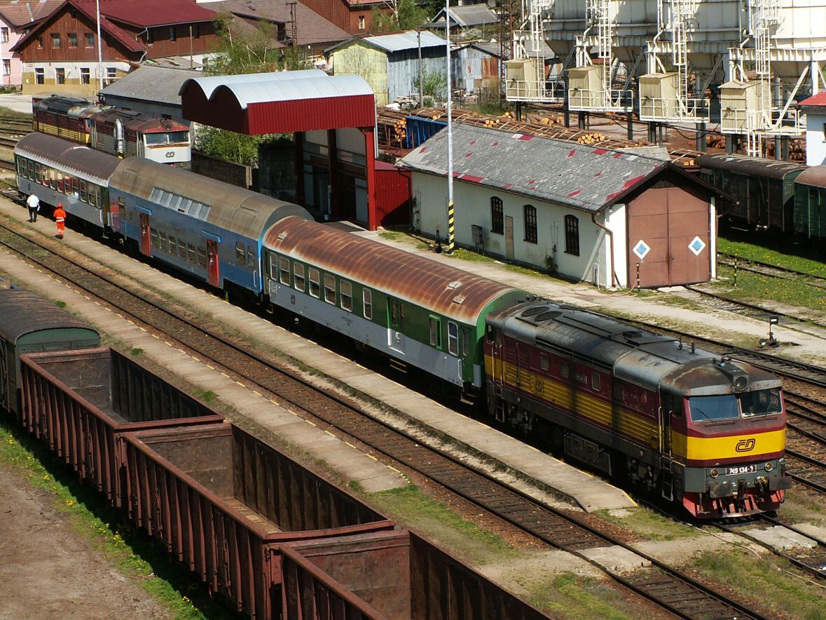 749 134 na 8108,vzadu 751 228+212 Volary 13.5 2007