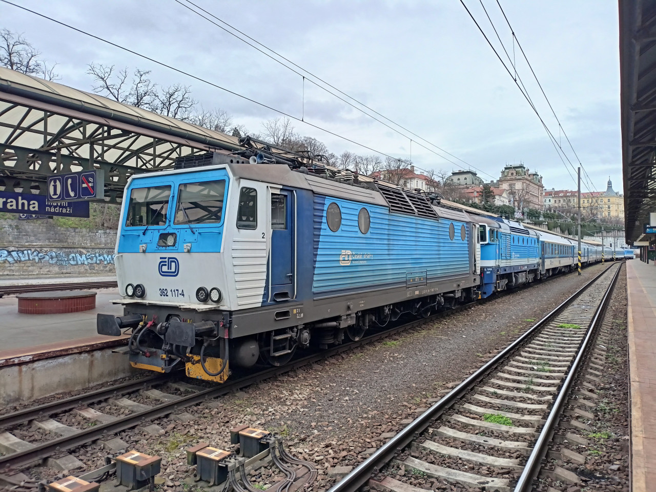 362 117 + 754 040, R 730, Praha hl.n.