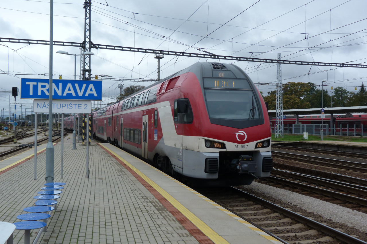 Stadler Kiss na REX do Trenna