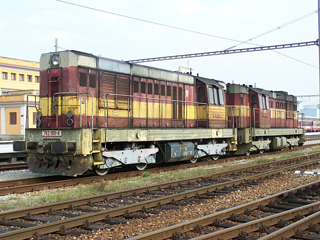 742 189-4+742 426-0 Znojmo 16.9.2009(foto Pavel Valenta)