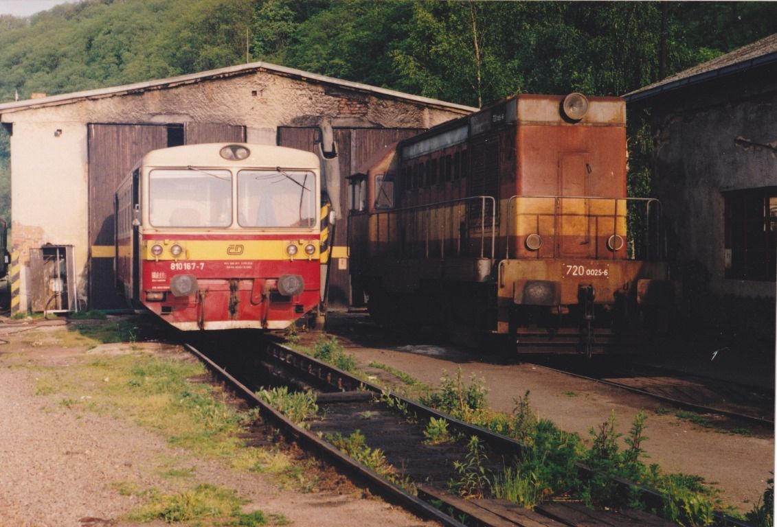 720 025-6 a 810 167-7_Ml. Boleslav hl.n._foto M. Brta, sbrka M. ermk