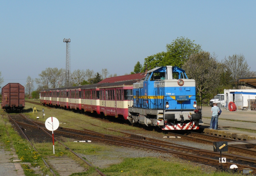 735 007-7 Holeov(30.4.2010,foto:M.Nesrsta)