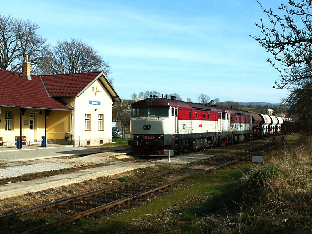 MN 88850 s 751 223+233 v Bavorov 5.4.07.