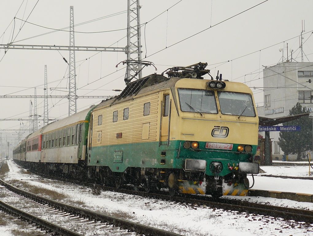 150 010-7 Valask Mezi(31.1.2009,R 627-Emil Ztopek,foto-Ale Krka)