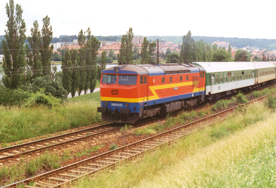 1996,06,15_NamestOsl_vlak,Os4810