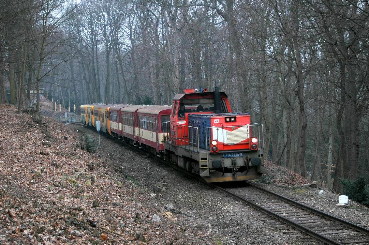 714.228 - Sp. 1883 - Praha Holeovice (Stromovka) - 7.3.2014. 