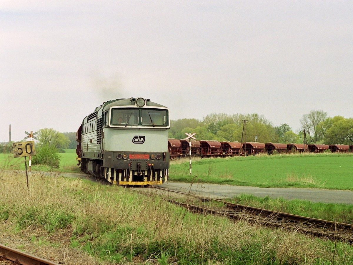 750 289 v ele vlaku trku ze Skaova najd na tra Tovaov - Kojetn 29 04 2003