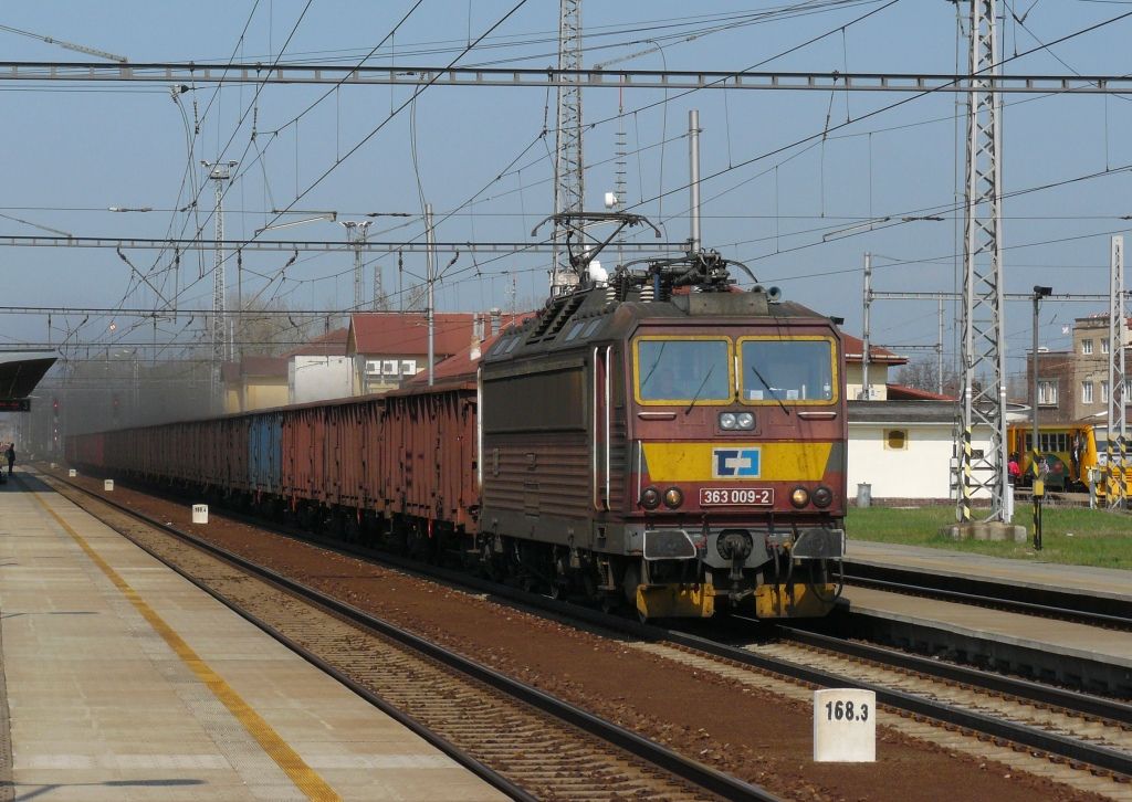 363 009-2 Huln(8.4.2010,foto:M.Nesrsta)