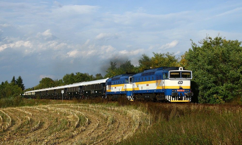 754 057-8 + 059-4 + VSOE, Stakov, 6.10.2012