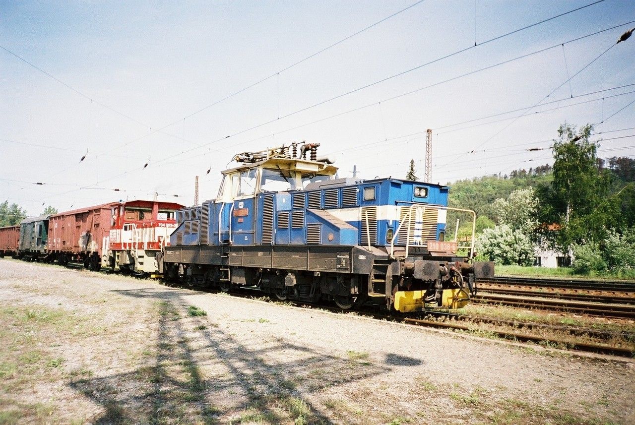 210.038+704.003 v Mn pi posunu v st. Kuim, 17.5.2003