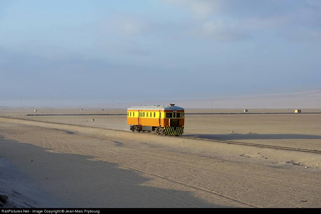 PERU 1936-built Sentinel railcar ensures the international passenger service between the Peruvian ci