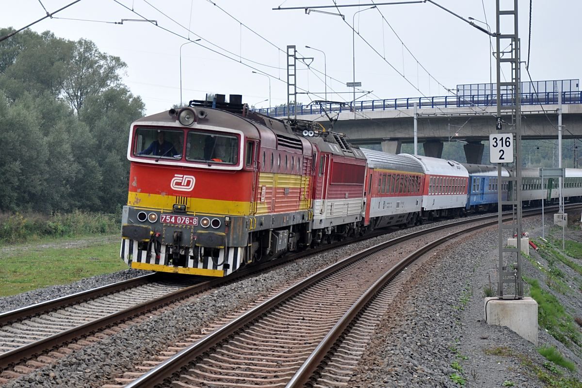 754 076+162, Ex 145 LANDEK, Ropice 22.9.2011