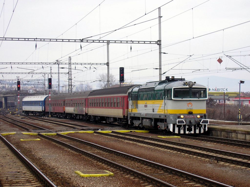 754 054 so Zr 1849 "Kak" zo iliny vchdzajc k 4. nstupiu, Zvolen os. st., 29.3.09