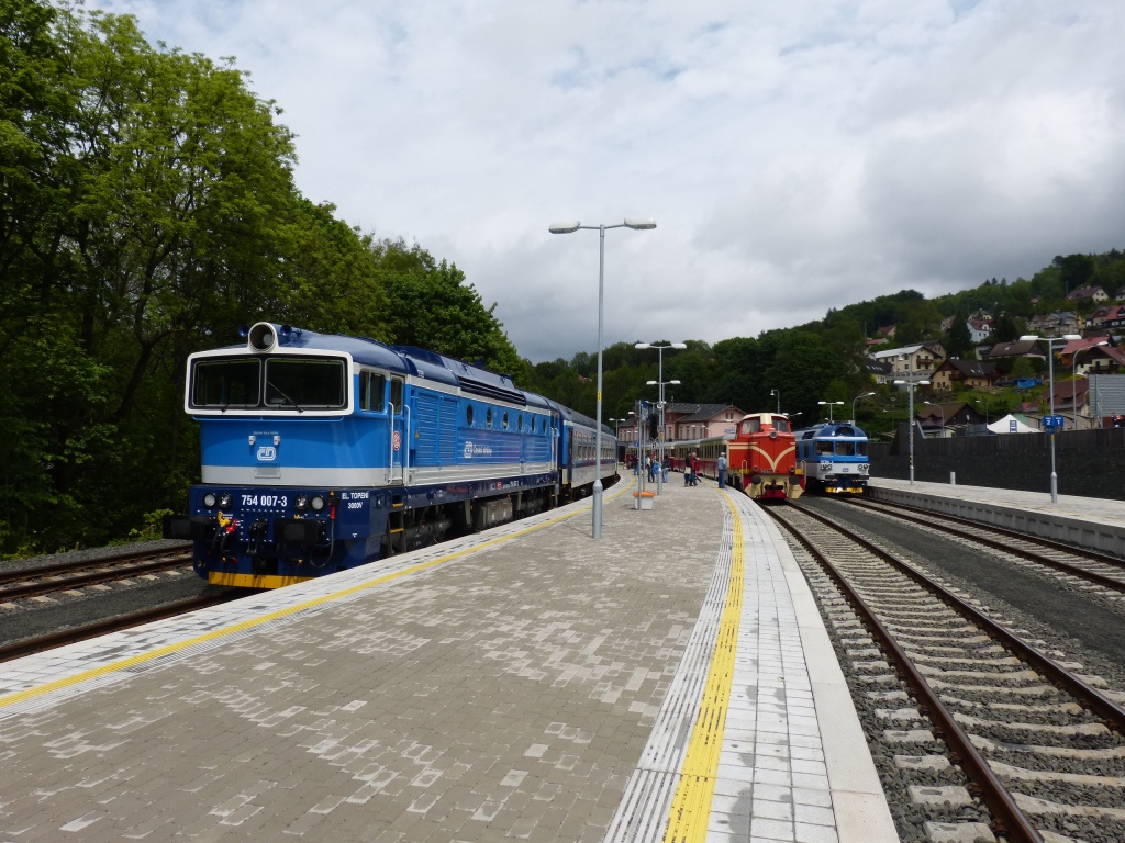 754.007 a T 426.003 v Tanvald 30.5.2015 foto-M.ich 