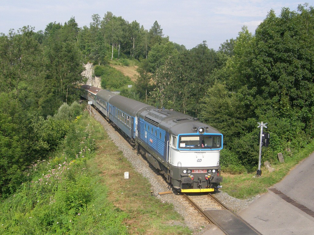 750-703 s R 1138 v Dolnkch 6.8.2011 foto-M.ich