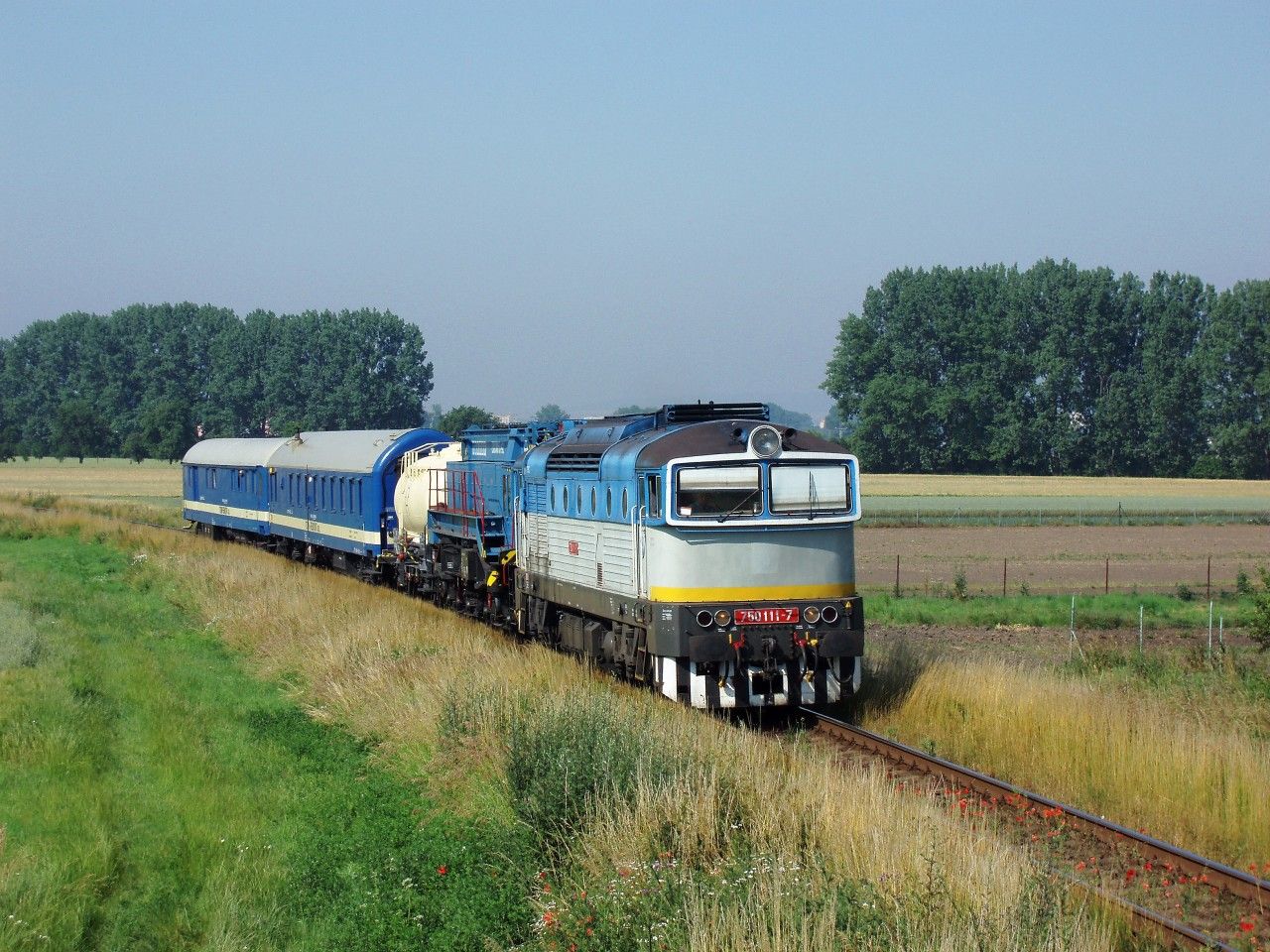 750 111-7 Krom-Huln(25.6.2008-foto:M.Nesrsta)