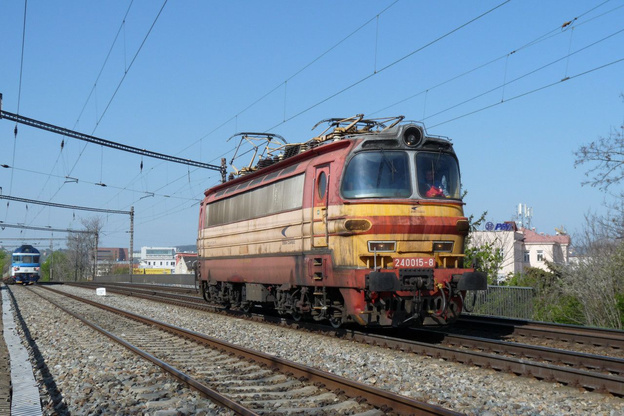 240.015-8 Brno most pes ul.Olomouckou 17.4.2020