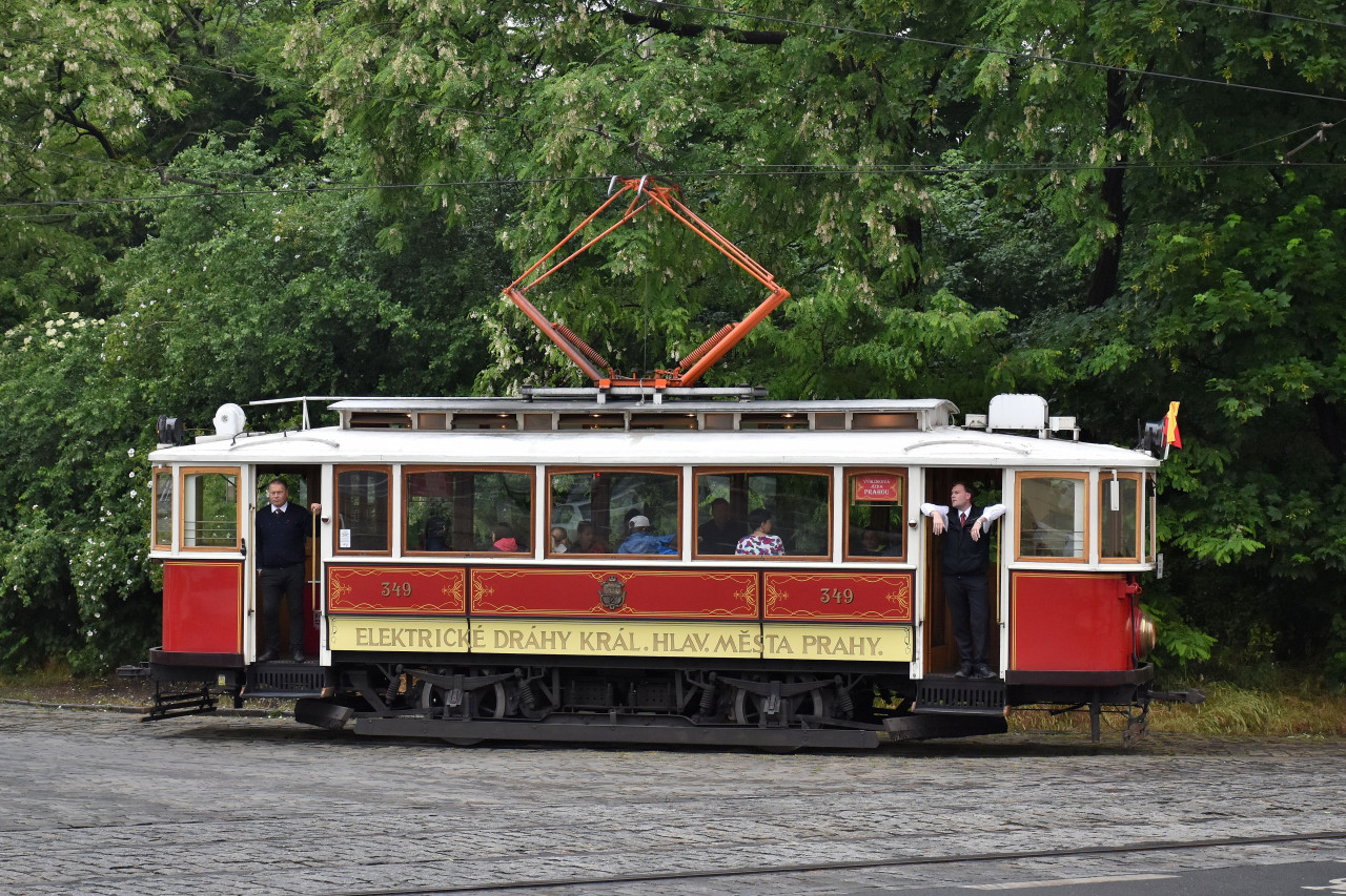 349 dv 6. 6. 2023 pednost 15T pi vjezdu z ulice Hldkov