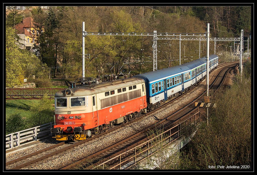 242.253, 17.4.2020, Blovice nad Svitavou (Os 4754)