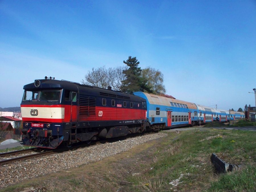 749 121-0 Kamenn Pvoz (25.4.2015) - Os 9055