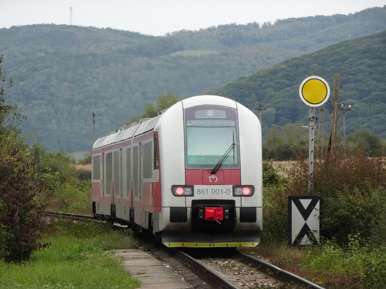 Hanuovce nad Topou, pedvst vjezdovho nvstidla od Lipnk (Preova). 2.10.2024