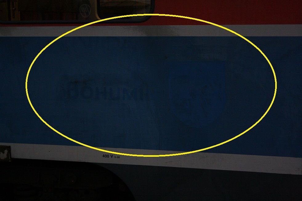 Odstrann logo msta Bohumn na jednotce 471.054