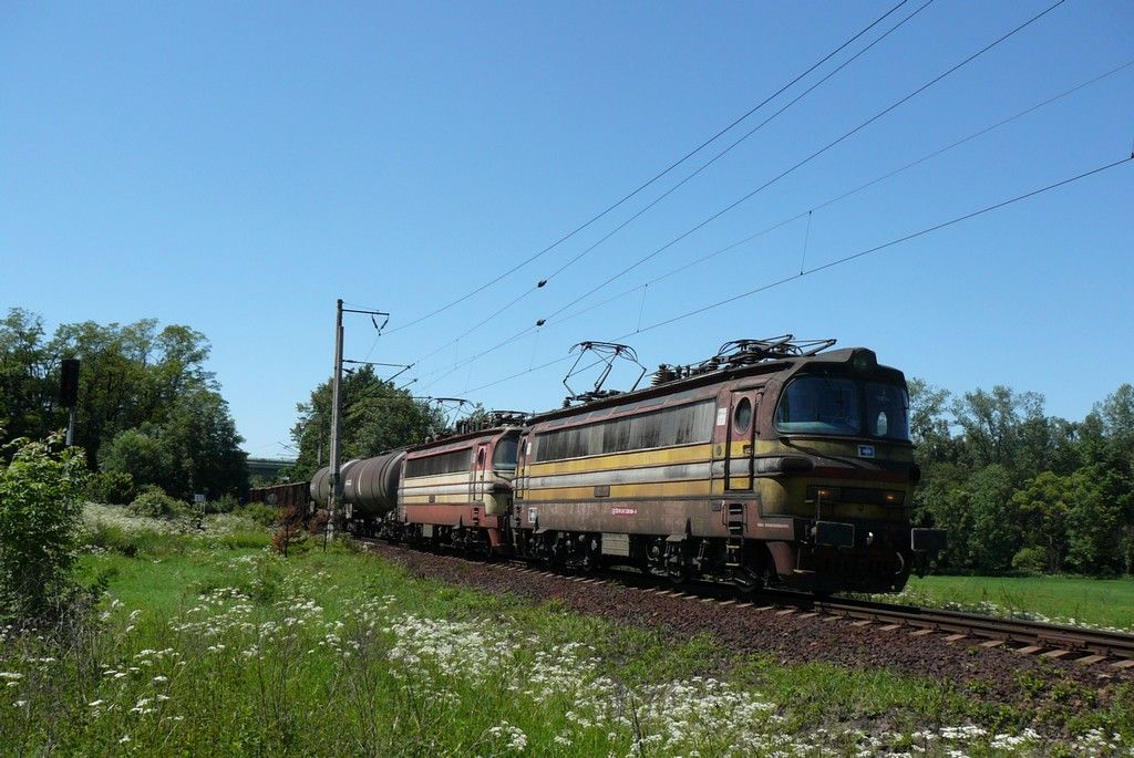 230 054-9 + 230 xxx, J. Hradec - Kanclov, 13.6.09