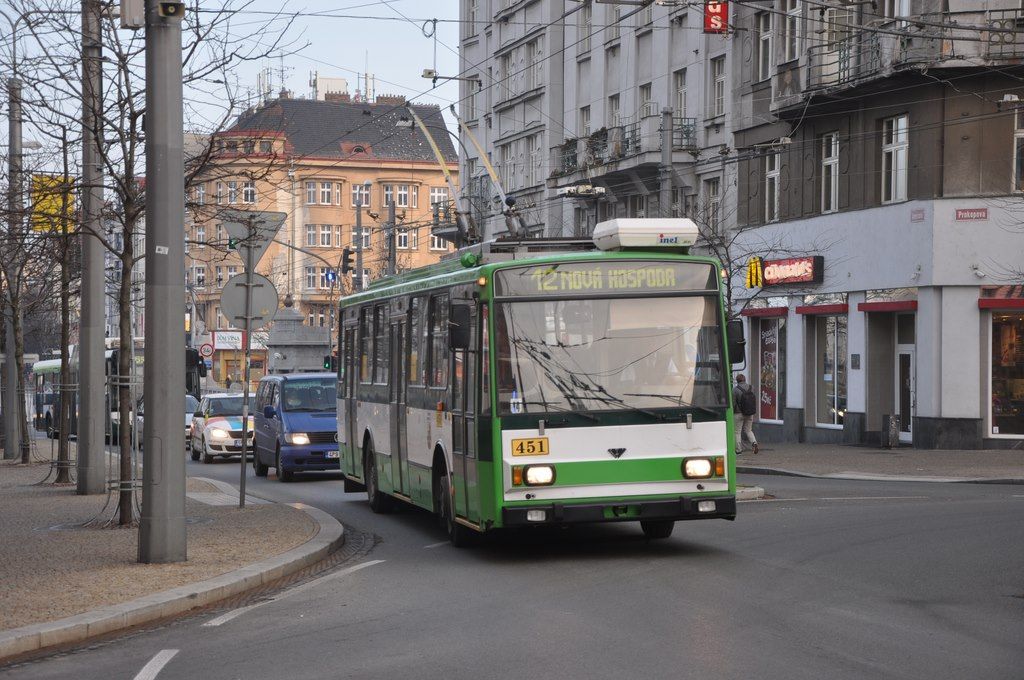 Trolejbus 14 Tr . 451, Plze, Americk, 16.12.2015