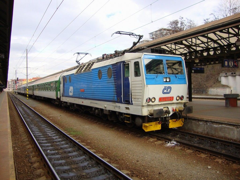 R 643, Praha hl.n.