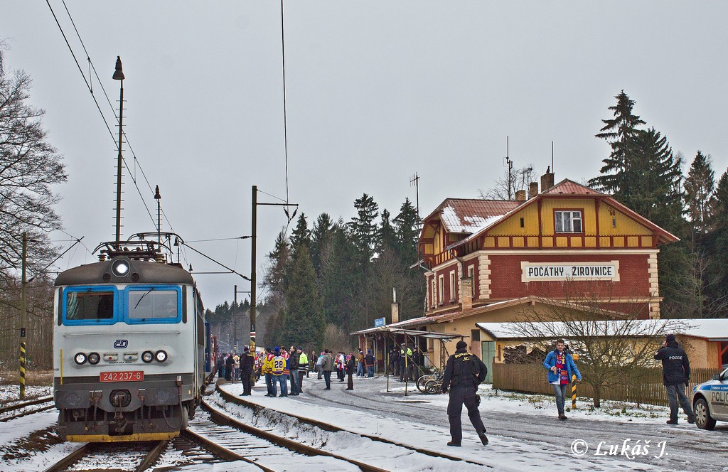 242.237, R 100665 Motorfans, Potky-irovnice, 3.1.2014