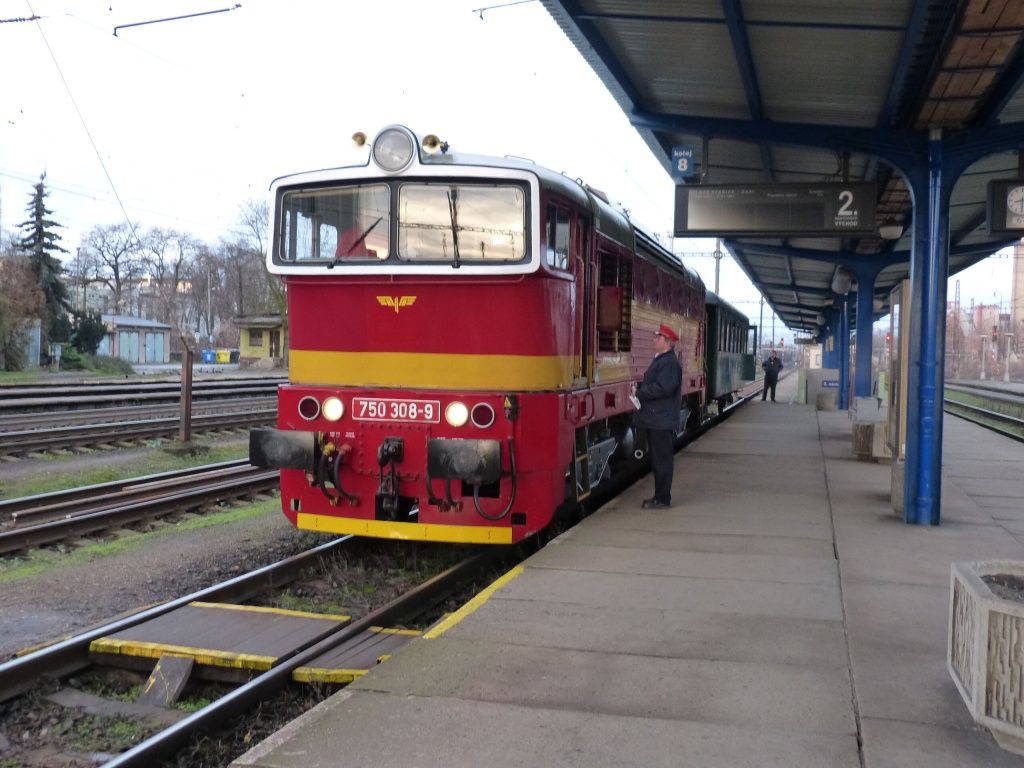 750-308 Krtk zastaven v Nymburku 13.12.2015 foto-M.ich 