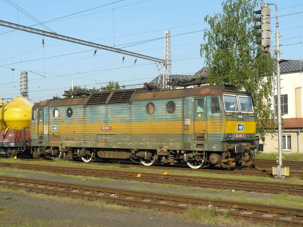 163 016-9 Valask Mezi(20.5.2011,foto-Ale Krka)