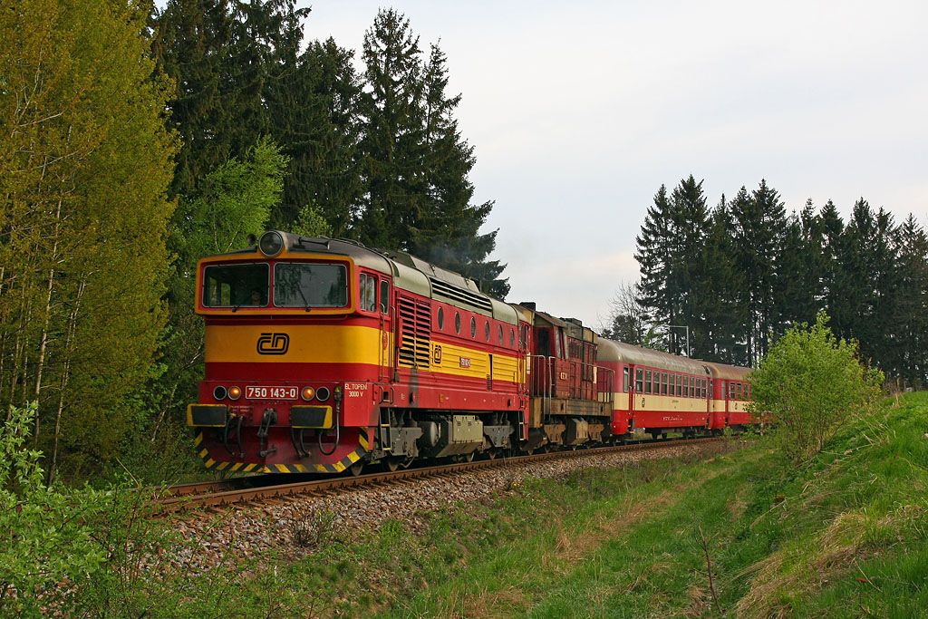 750.143+742.119+3xBmx R1182 Chrudimka, drec nad Doubravou