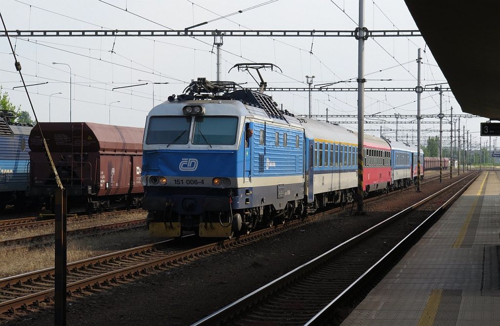 151.006, souprava Ex147 Landek, Ostrava-Svinov, 6.7.2015, 16:35