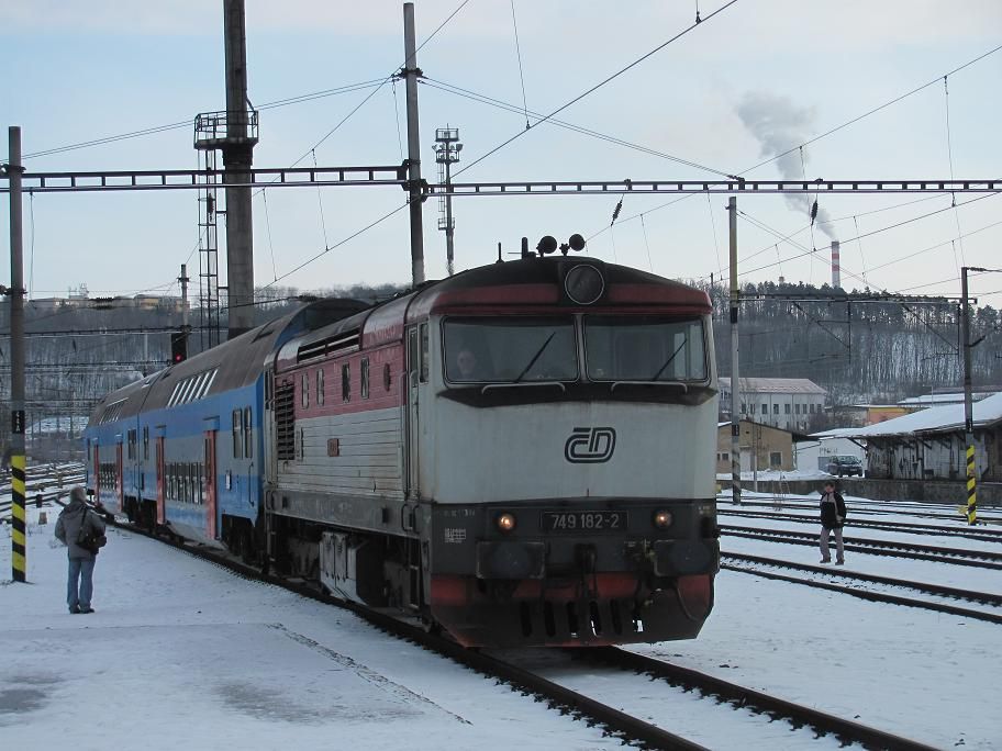 749 182 na ele os. 9058 - Praha Vrovice - 26.12.2010.