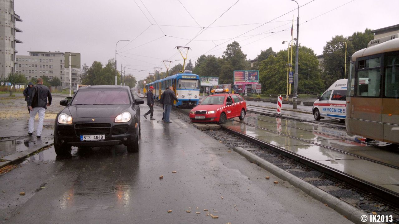 Fabia na bku a s prasklm kolekem