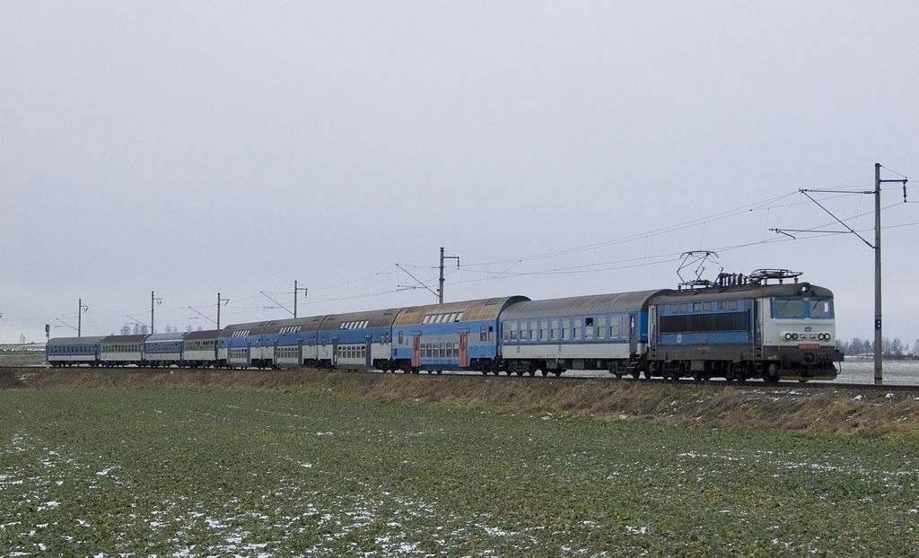 3.1.2015, R10665 v ele s 242:237 vjd do stanice Kardaova eice.