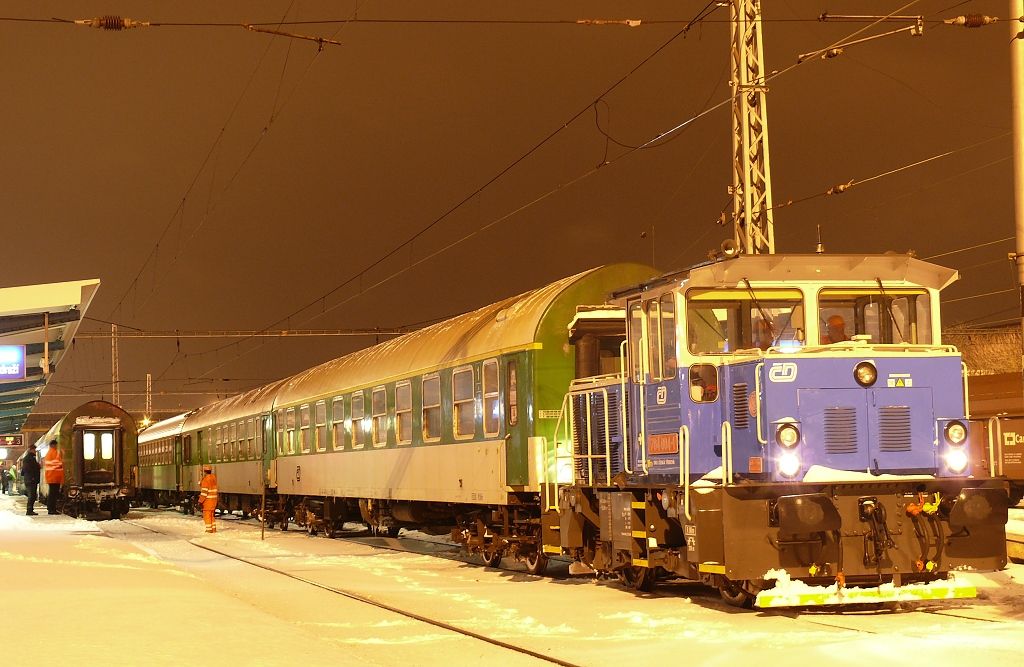 Hradec Krlov : 704 004-1